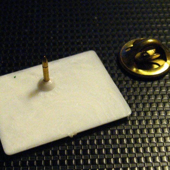 Bunnell State Senate Vintage Campaign Pin - Picture 4 of 4